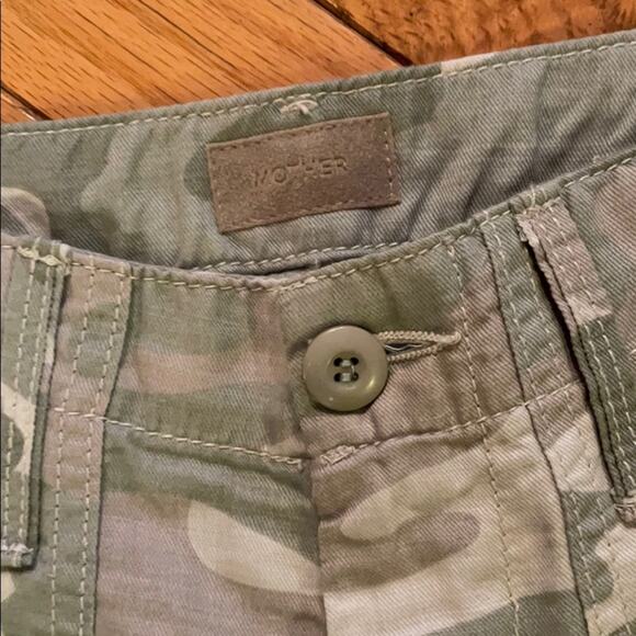 MOTHER the shaker chop crop Camo fray Pants - Picture 9 of 10